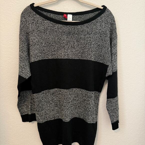 H&M Divided Womens Sweater XS Black Gray Colorblock Striped Long Sleeve Tunic - Picture 1 of 6